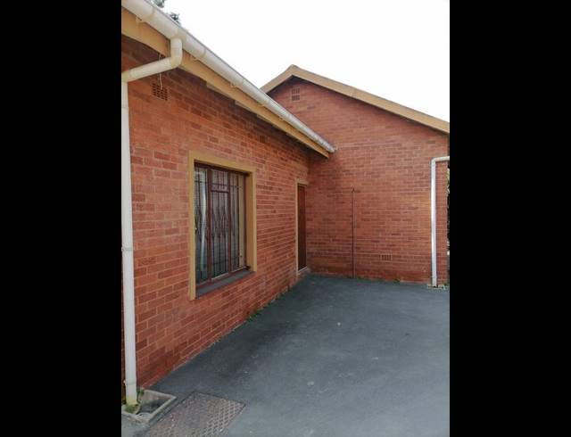 1 BEDROOM PROPERTY TO RENT IN MALVERN